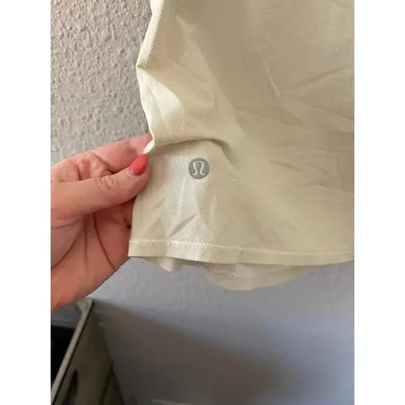 Lululemon lightweight trail running tank top in Bone (off white). Best for a 2. - Picture 6 of 6